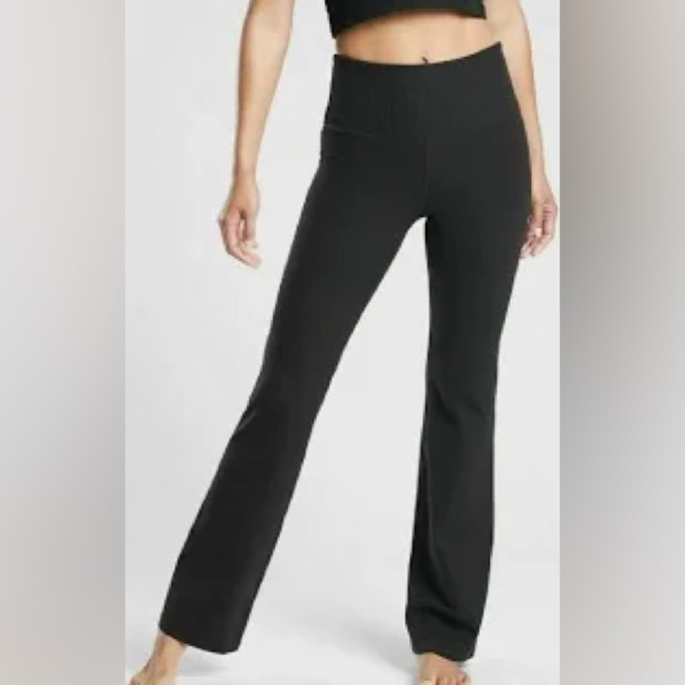Athleta studio flare pant size small